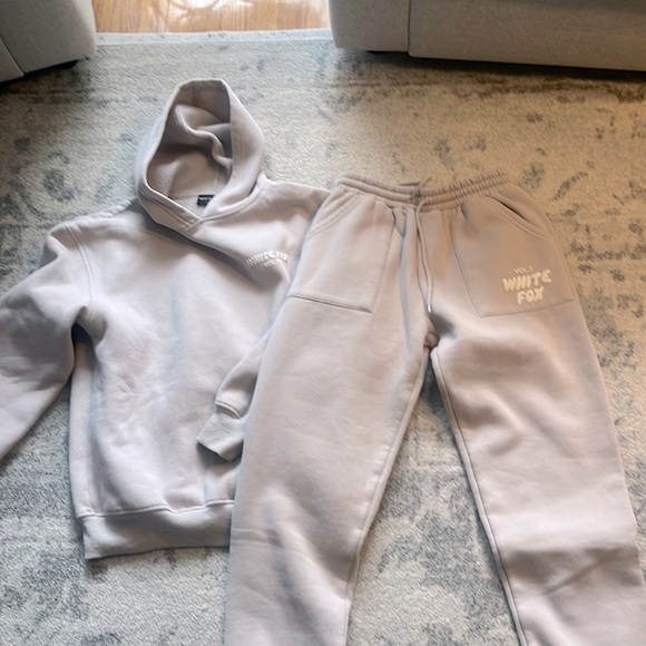 White Fox Boutique Tops - EUC White Fox Sweat Suit Set